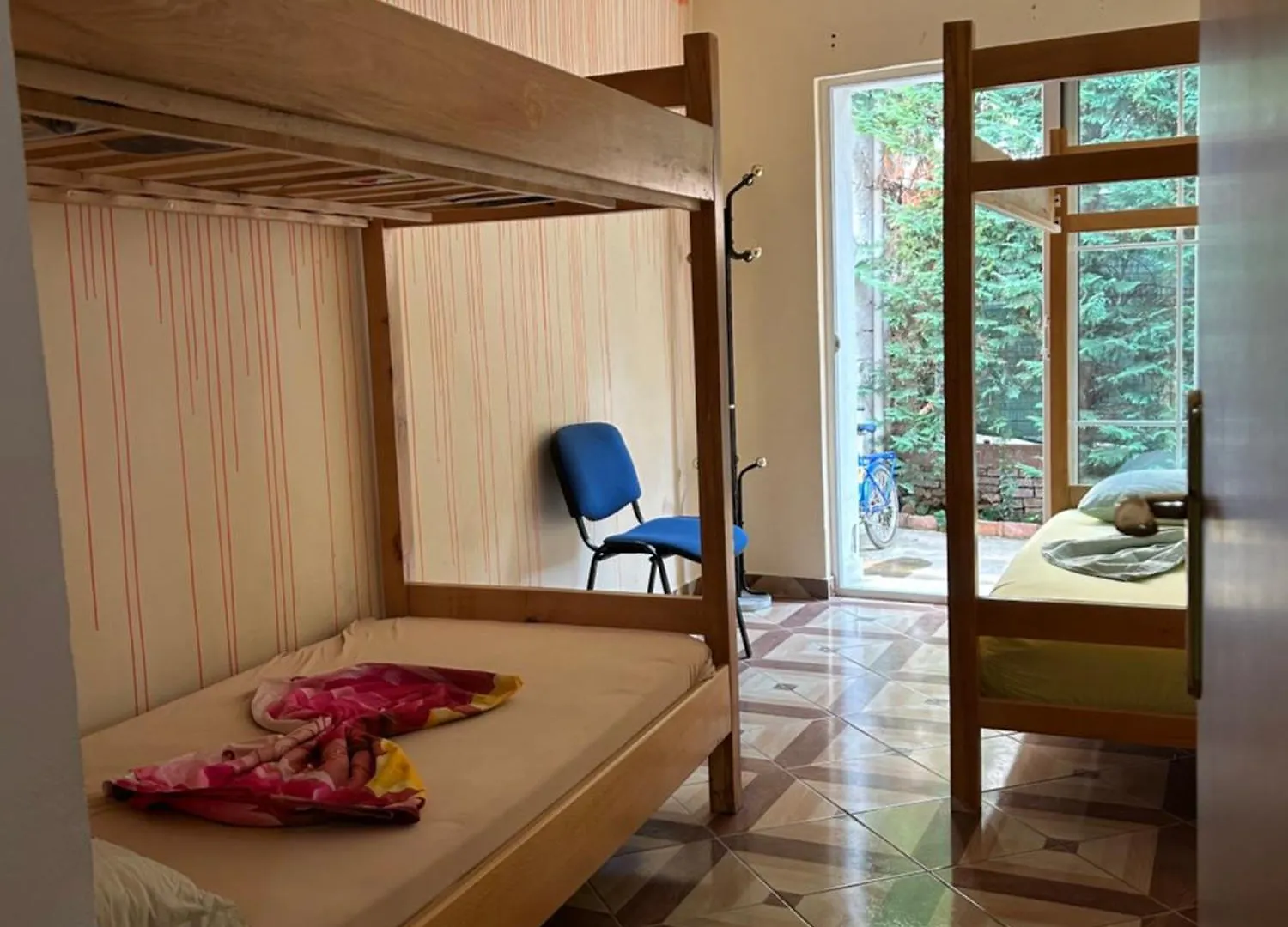 The Secret Garden Inn Hostel ティラナ