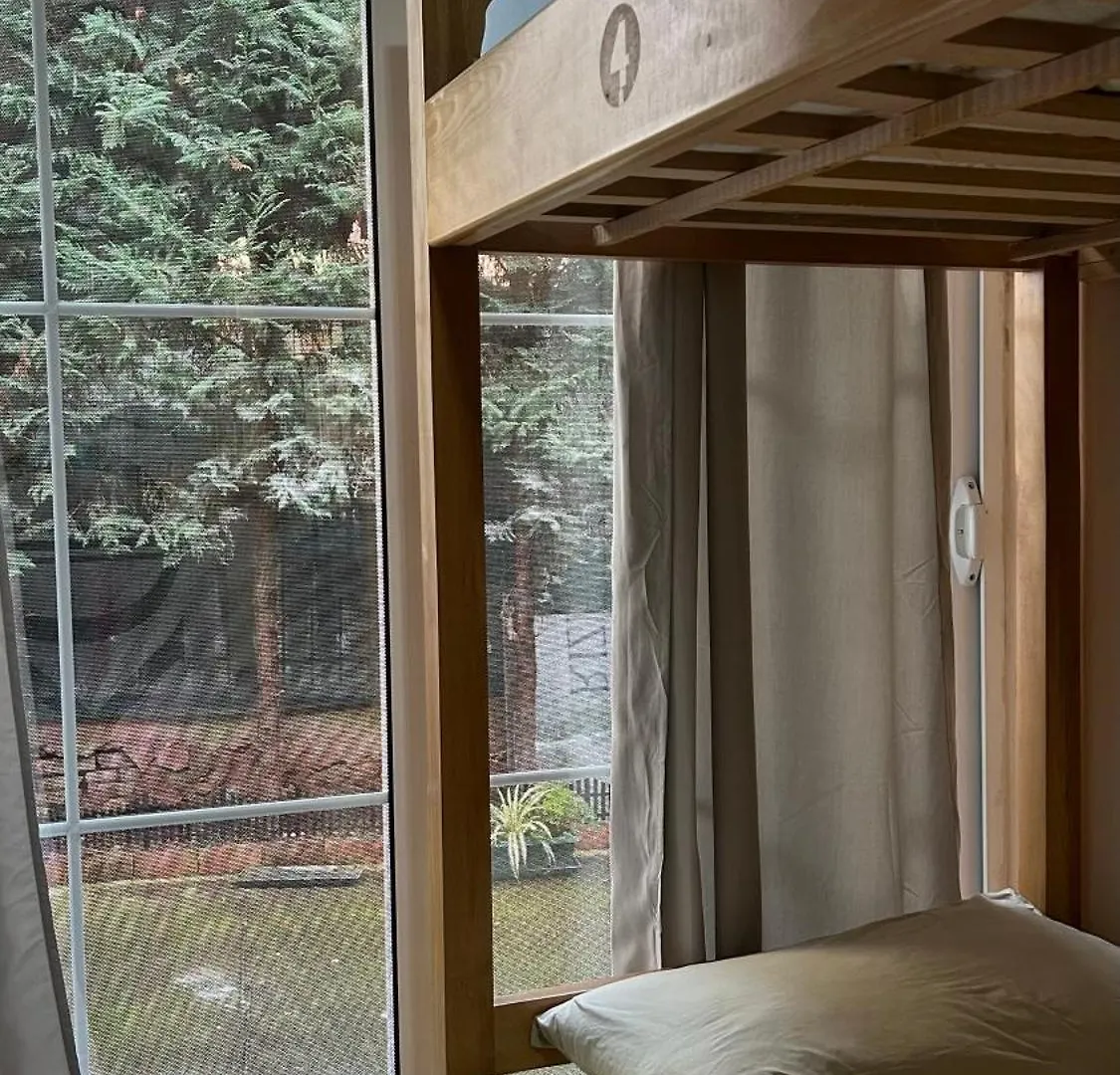 The Secret Garden Inn Hostel ティラナ
