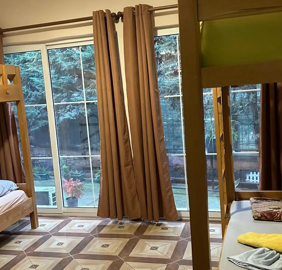 The Secret Garden Inn Hostel ティラナ